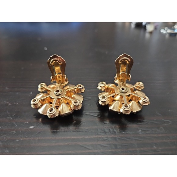 Weiss Vintage Aurora Borealis Rhinestone Clip On Earrings - Picture 7 of 8